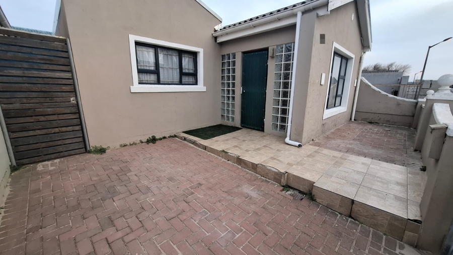 3 Bedroom Property for Sale in Woodlands Western Cape